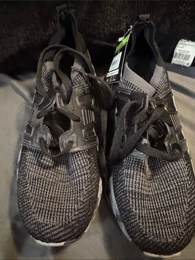 Airwalk Men's Black Knit Sneakers with Camouflage Sole